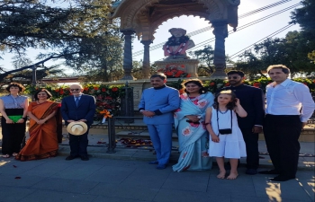 Wreath laying ceremony at the statue of Maratha Maharaj Rajaram Chhatrapati of Kolhapur in Florence (July 8, 2022)